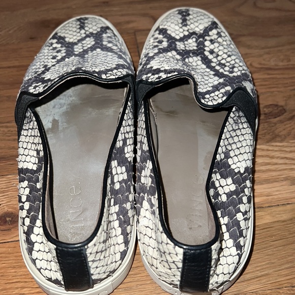 VINCE Snake Embossed Blair Slip On Sneakers Size 7.5 - Picture 5 of 7